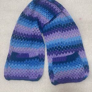 Crochet shoulder shawl